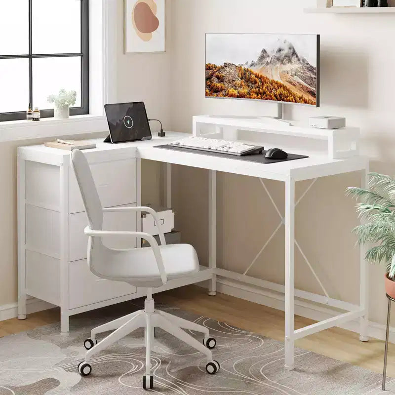 Scrivania gaming a L (47.3), Scrivania angolare reversibile con 3 cassetti, prese di corrente e porta USB per ufficio domestico (1 pezzo)