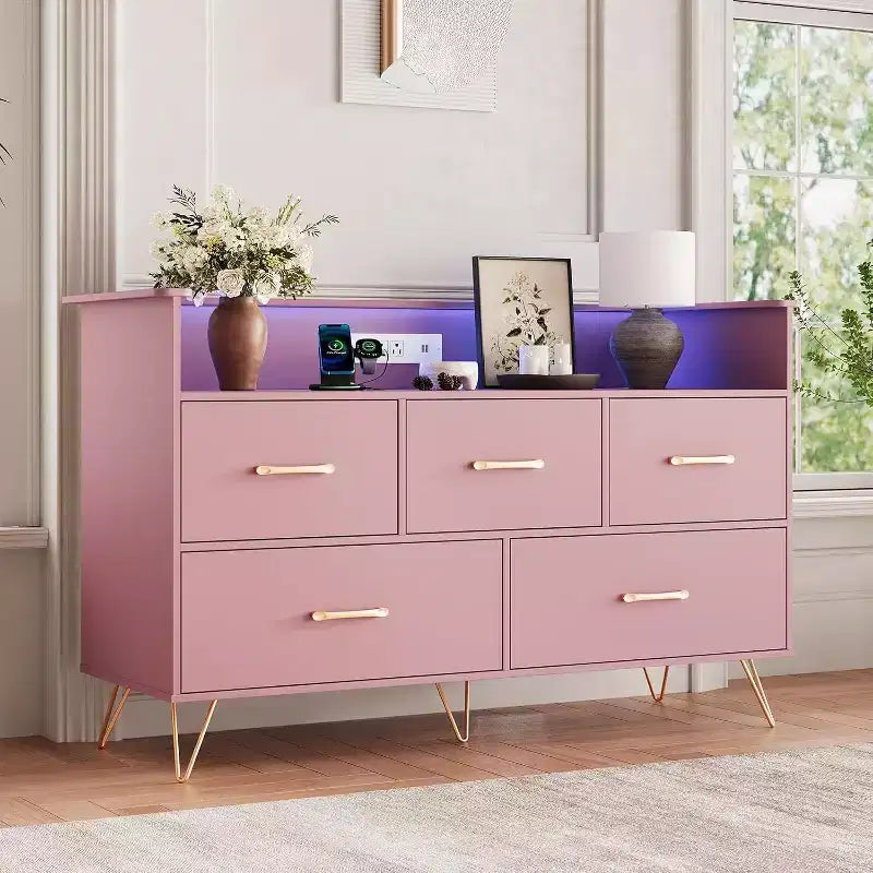Comò Largo 120 cm per Camera da Letto con 5 Spaziosi Cassetti e Luci a LED, Cassettiera con Stazione di Ricarica Integrata, Mobile Autoportante