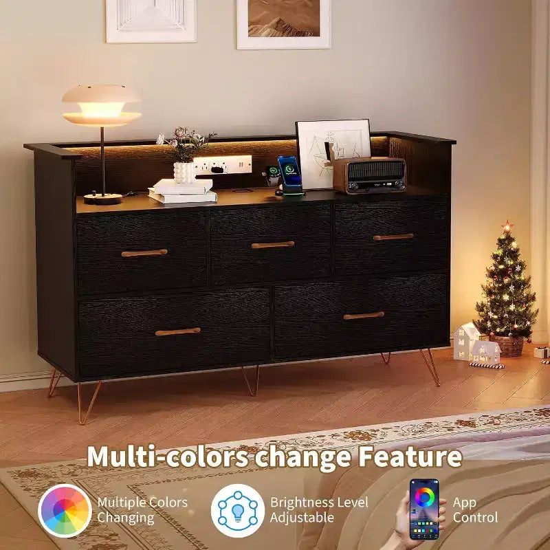 Comò Largo 120 cm per Camera da Letto con 5 Spaziosi Cassetti e Luci a LED, Cassettiera con Stazione di Ricarica Integrata, Mobile Autoportante