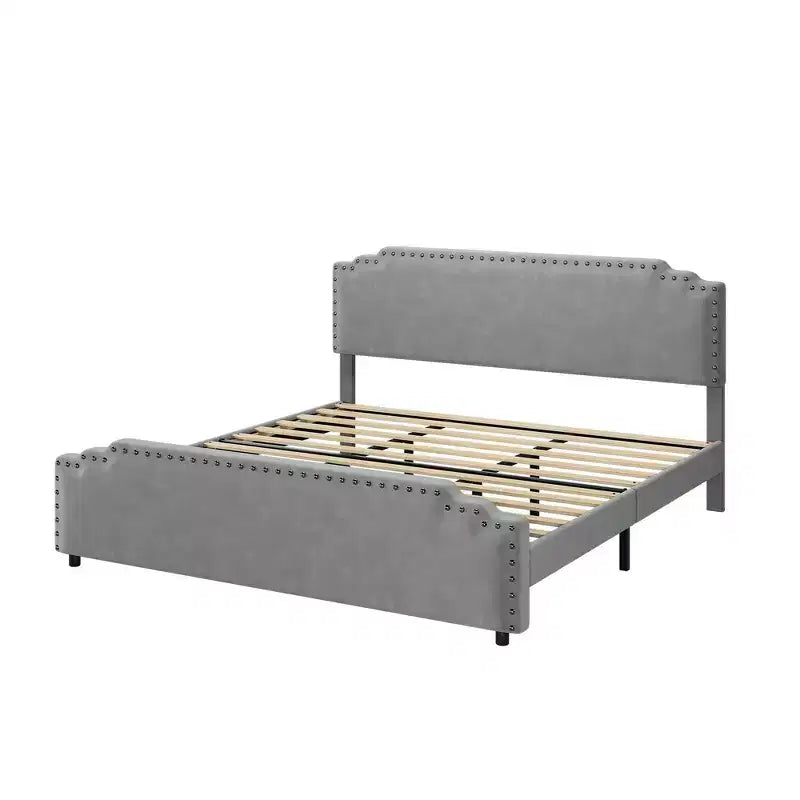 Struttura letto king-size con testiera trapuntata, doghe in legno robuste, nessun materasso a molle richiesto