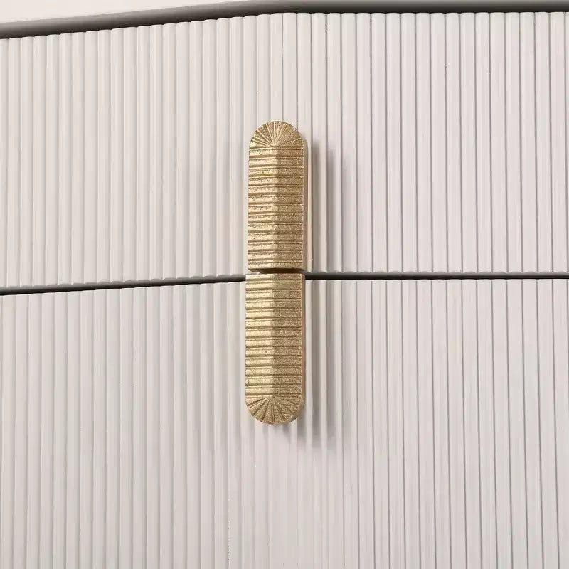 Whisen Comodino, Tavolino da Notte, Tavolino con Design Bombato, Strisce Verticali, 2 Cassetti, Guide Silenziose, Dispositivo Anti-Ribaltamento, Base Robusta
