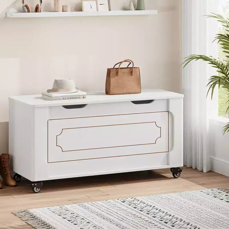 Panca contenitore moderna da ingresso in legno con ruote, cassapanca apribile, 2 cerniere di sicurezza, angoli arrotondati, capacità 158 kg, porta scarpe e coperte, bianco