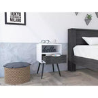 Comodino Moderno con Ripiano Aperto e Cassetto Singolo, Rovere Fumè e Bianco, Design a 4 Gambe